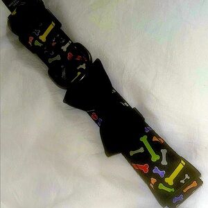 Thrills & Chills Glow In The Dark Dog Bones Dog Collar (XL)